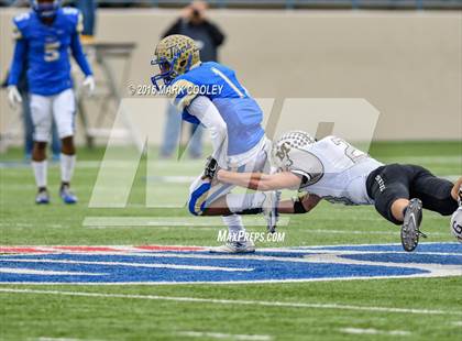 Thumbnail 3 in Rockdale vs. Malakoff (UIL 3A Regional Playoff) photogallery.