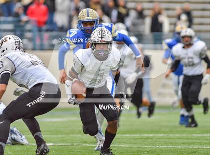 Thumbnail 3 in Rockdale vs. Malakoff (UIL 3A Regional Playoff) photogallery.