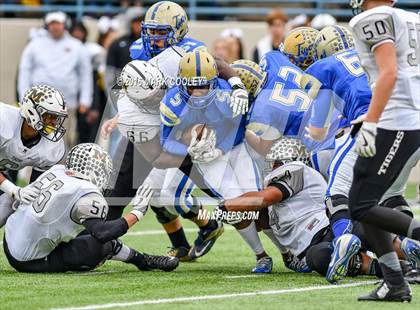Thumbnail 3 in Rockdale vs. Malakoff (UIL 3A Regional Playoff) photogallery.