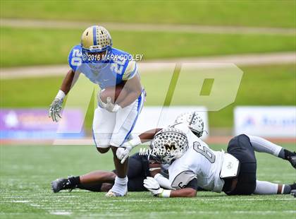 Thumbnail 2 in Rockdale vs. Malakoff (UIL 3A Regional Playoff) photogallery.