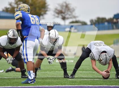 Thumbnail 2 in Rockdale vs. Malakoff (UIL 3A Regional Playoff) photogallery.