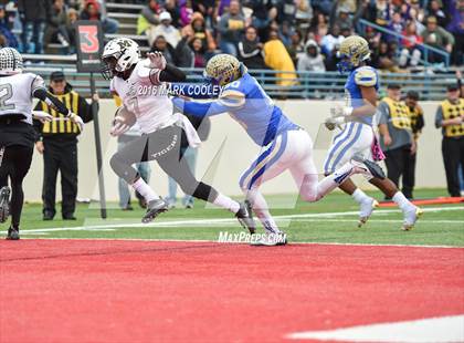 Thumbnail 3 in Rockdale vs. Malakoff (UIL 3A Regional Playoff) photogallery.