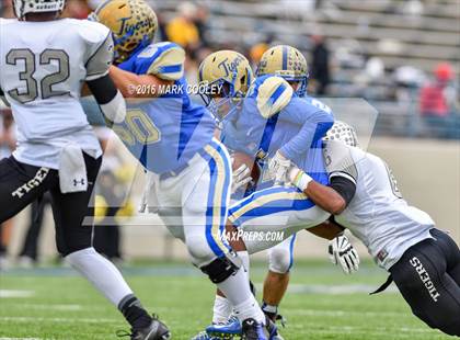 Thumbnail 1 in Rockdale vs. Malakoff (UIL 3A Regional Playoff) photogallery.
