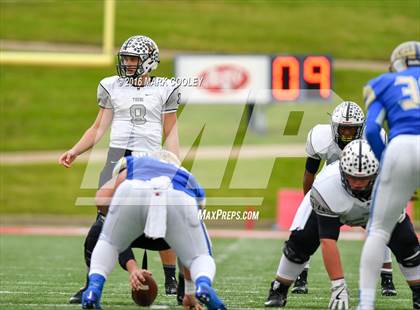 Thumbnail 2 in Rockdale vs. Malakoff (UIL 3A Regional Playoff) photogallery.