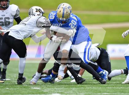 Thumbnail 3 in Rockdale vs. Malakoff (UIL 3A Regional Playoff) photogallery.