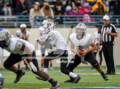 Thumbnail 2 in Rockdale vs. Malakoff (UIL 3A Regional Playoff) photogallery.