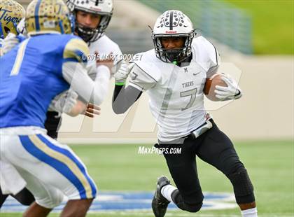 Thumbnail 1 in Rockdale vs. Malakoff (UIL 3A Regional Playoff) photogallery.