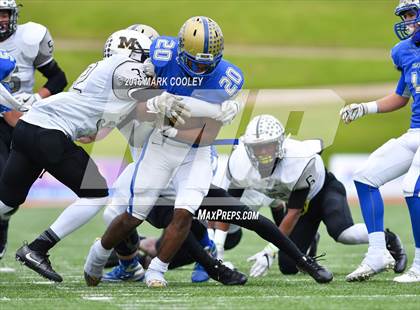Thumbnail 1 in Rockdale vs. Malakoff (UIL 3A Regional Playoff) photogallery.