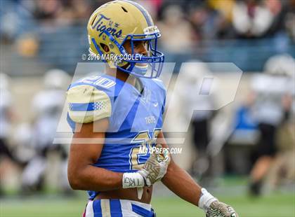 Thumbnail 1 in Rockdale vs. Malakoff (UIL 3A Regional Playoff) photogallery.