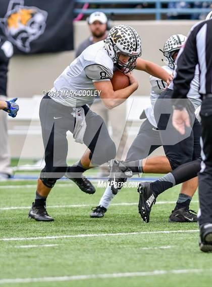Thumbnail 2 in Rockdale vs. Malakoff (UIL 3A Regional Playoff) photogallery.