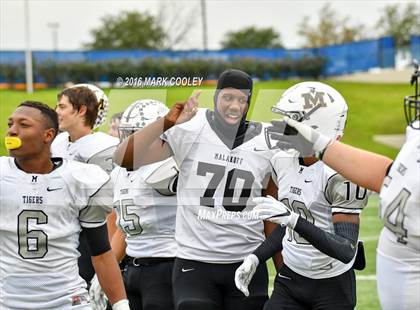Thumbnail 3 in Rockdale vs. Malakoff (UIL 3A Regional Playoff) photogallery.
