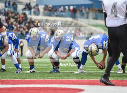 Thumbnail 3 in Rockdale vs. Malakoff (UIL 3A Regional Playoff) photogallery.