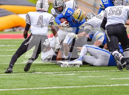 Thumbnail 1 in Rockdale vs. Malakoff (UIL 3A Regional Playoff) photogallery.