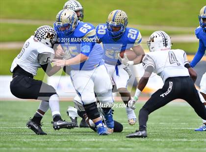 Thumbnail 3 in Rockdale vs. Malakoff (UIL 3A Regional Playoff) photogallery.