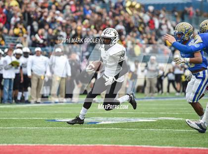 Thumbnail 2 in Rockdale vs. Malakoff (UIL 3A Regional Playoff) photogallery.