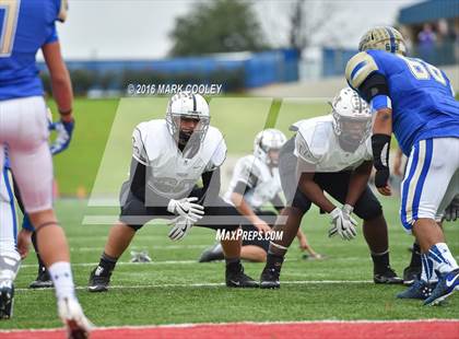 Thumbnail 1 in Rockdale vs. Malakoff (UIL 3A Regional Playoff) photogallery.