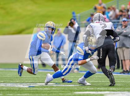 Thumbnail 2 in Rockdale vs. Malakoff (UIL 3A Regional Playoff) photogallery.