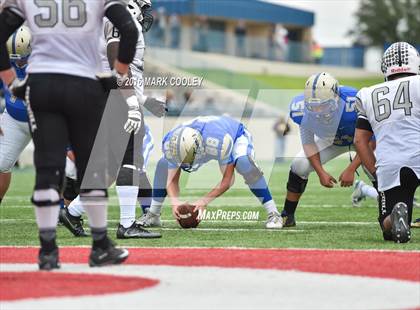 Thumbnail 2 in Rockdale vs. Malakoff (UIL 3A Regional Playoff) photogallery.