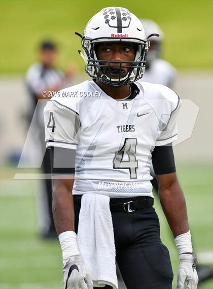 Thumbnail 3 in Rockdale vs. Malakoff (UIL 3A Regional Playoff) photogallery.