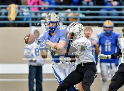Thumbnail 3 in Rockdale vs. Malakoff (UIL 3A Regional Playoff) photogallery.