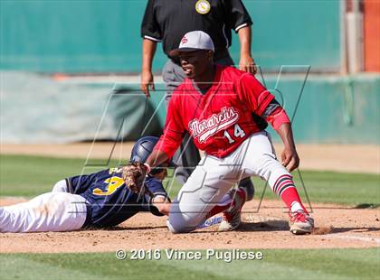 Thumbnail 2 in Los Angeles CES vs. Harbor Teacher (CIF L.A. City Section D3 Final) photogallery.