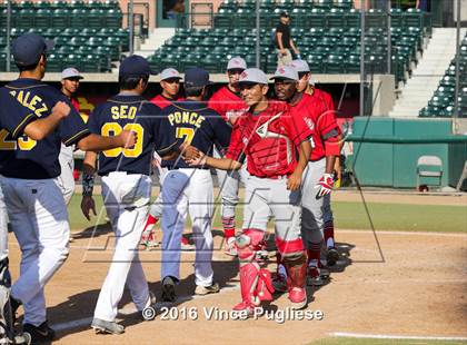 Thumbnail 2 in Los Angeles CES vs. Harbor Teacher (CIF L.A. City Section D3 Final) photogallery.