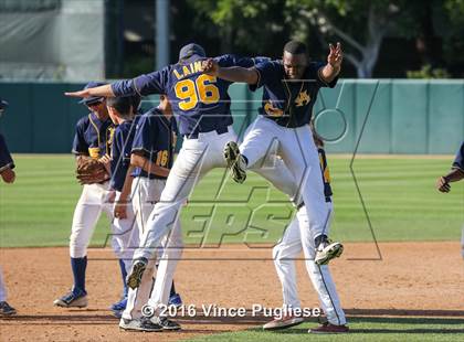Thumbnail 1 in Los Angeles CES vs. Harbor Teacher (CIF L.A. City Section D3 Final) photogallery.