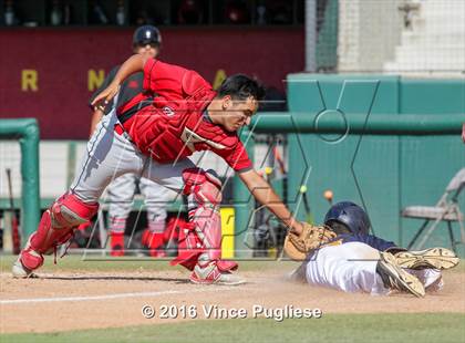Thumbnail 2 in Los Angeles CES vs. Harbor Teacher (CIF L.A. City Section D3 Final) photogallery.