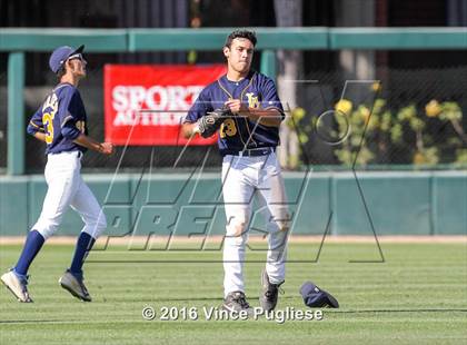 Thumbnail 2 in Los Angeles CES vs. Harbor Teacher (CIF L.A. City Section D3 Final) photogallery.
