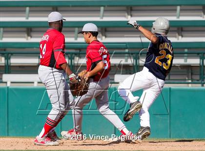 Thumbnail 2 in Los Angeles CES vs. Harbor Teacher (CIF L.A. City Section D3 Final) photogallery.