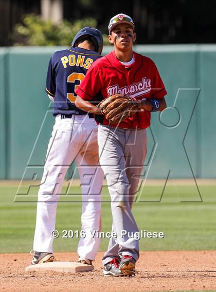 Thumbnail 3 in Los Angeles CES vs. Harbor Teacher (CIF L.A. City Section D3 Final) photogallery.