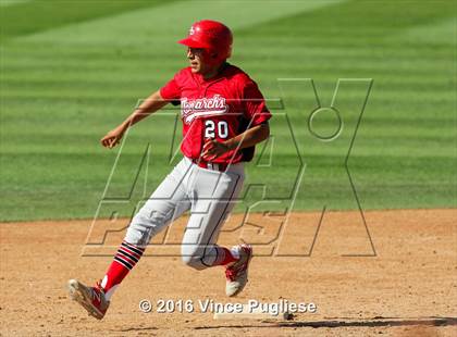 Thumbnail 2 in Los Angeles CES vs. Harbor Teacher (CIF L.A. City Section D3 Final) photogallery.