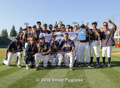 Thumbnail 2 in Los Angeles CES vs. Harbor Teacher (CIF L.A. City Section D3 Final) photogallery.