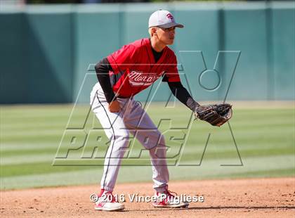 Thumbnail 2 in Los Angeles CES vs. Harbor Teacher (CIF L.A. City Section D3 Final) photogallery.