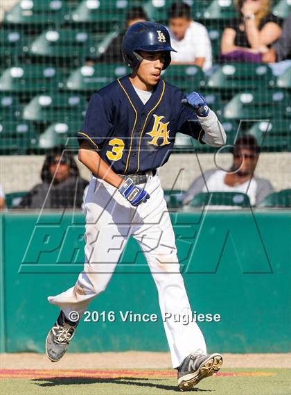 Thumbnail 3 in Los Angeles CES vs. Harbor Teacher (CIF L.A. City Section D3 Final) photogallery.