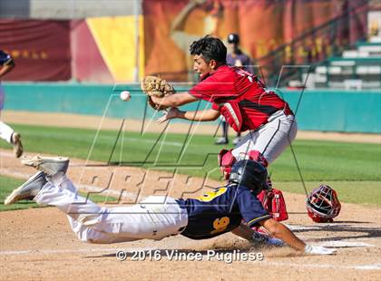 Thumbnail 3 in Los Angeles CES vs. Harbor Teacher (CIF L.A. City Section D3 Final) photogallery.