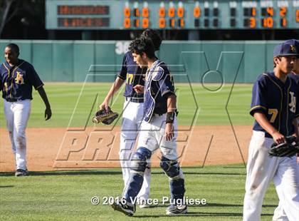 Thumbnail 3 in Los Angeles CES vs. Harbor Teacher (CIF L.A. City Section D3 Final) photogallery.