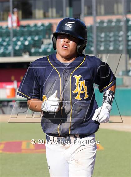 Thumbnail 2 in Los Angeles CES vs. Harbor Teacher (CIF L.A. City Section D3 Final) photogallery.