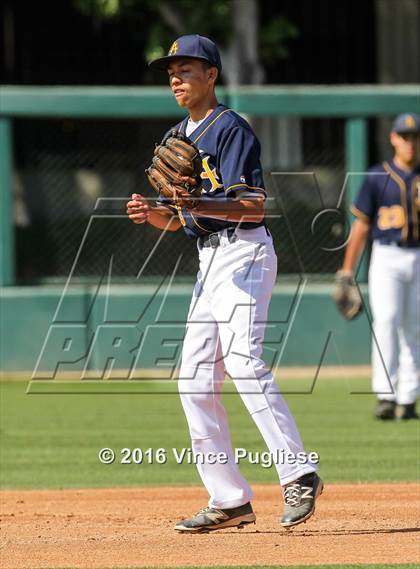 Thumbnail 2 in Los Angeles CES vs. Harbor Teacher (CIF L.A. City Section D3 Final) photogallery.