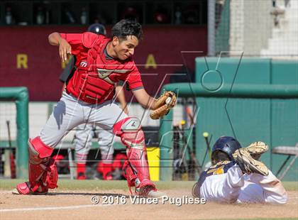 Thumbnail 1 in Los Angeles CES vs. Harbor Teacher (CIF L.A. City Section D3 Final) photogallery.