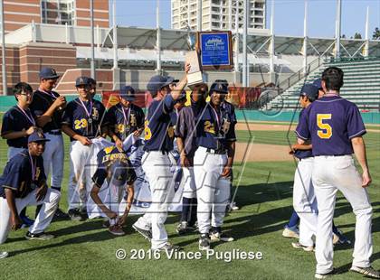 Thumbnail 3 in Los Angeles CES vs. Harbor Teacher (CIF L.A. City Section D3 Final) photogallery.