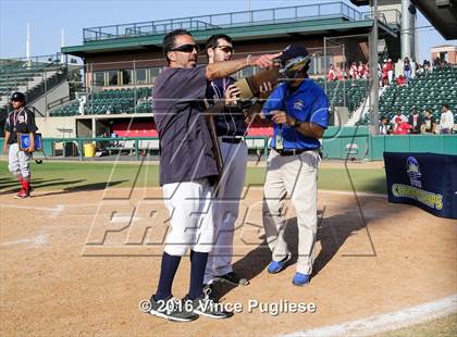 Thumbnail 2 in Los Angeles CES vs. Harbor Teacher (CIF L.A. City Section D3 Final) photogallery.