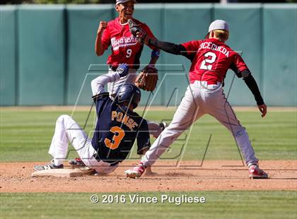 Thumbnail 2 in Los Angeles CES vs. Harbor Teacher (CIF L.A. City Section D3 Final) photogallery.