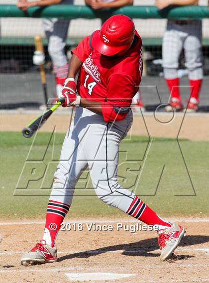 Thumbnail 3 in Los Angeles CES vs. Harbor Teacher (CIF L.A. City Section D3 Final) photogallery.