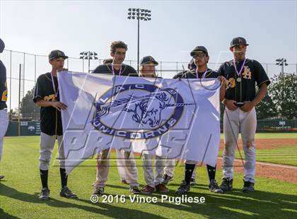 Thumbnail 2 in Los Angeles CES vs. Harbor Teacher (CIF L.A. City Section D3 Final) photogallery.