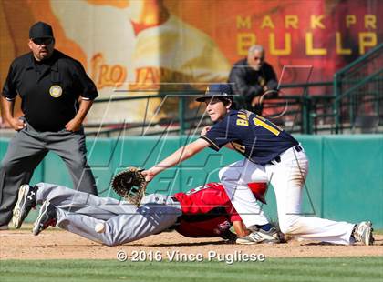 Thumbnail 3 in Los Angeles CES vs. Harbor Teacher (CIF L.A. City Section D3 Final) photogallery.
