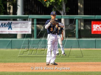 Thumbnail 3 in Los Angeles CES vs. Harbor Teacher (CIF L.A. City Section D3 Final) photogallery.