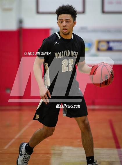 Thumbnail 3 in Volcano Vista vs. Las Cruces (Joe Armijo Basketball Classic) photogallery.
