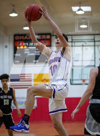 Thumbnail 3 in Volcano Vista vs. Las Cruces (Joe Armijo Basketball Classic) photogallery.
