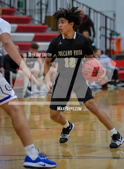 Thumbnail 2 in Volcano Vista vs. Las Cruces (Joe Armijo Basketball Classic) photogallery.